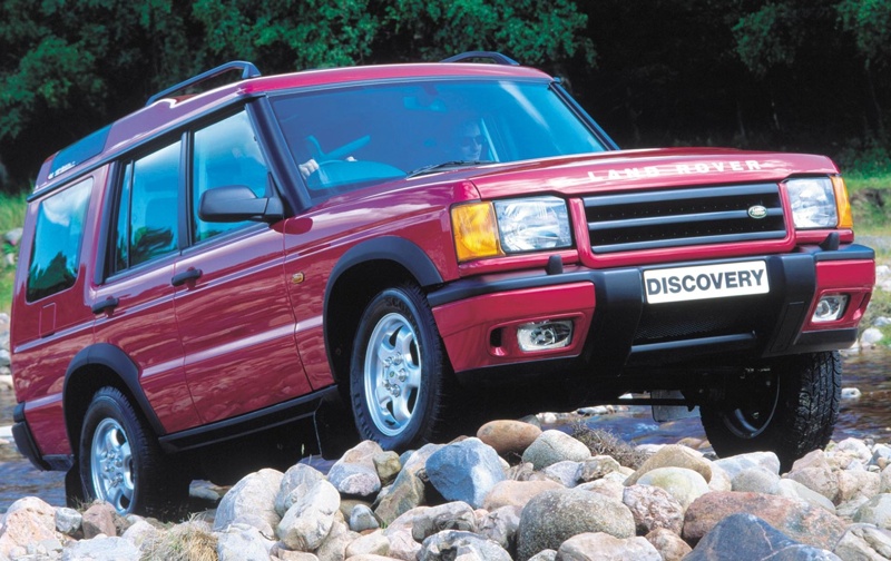 2000 Land Rover Discovery finished in Rutland Red